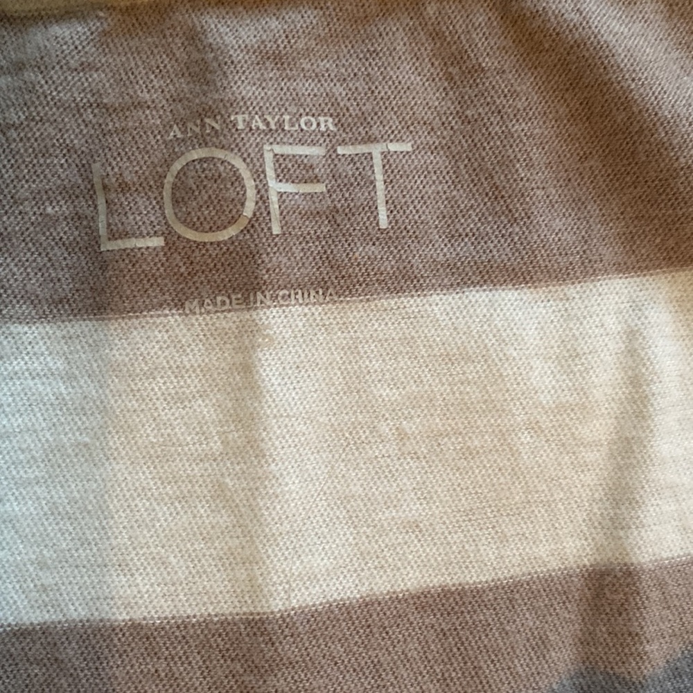 LOFT Women’s Large Tee Shirt - Picture 5 of 7